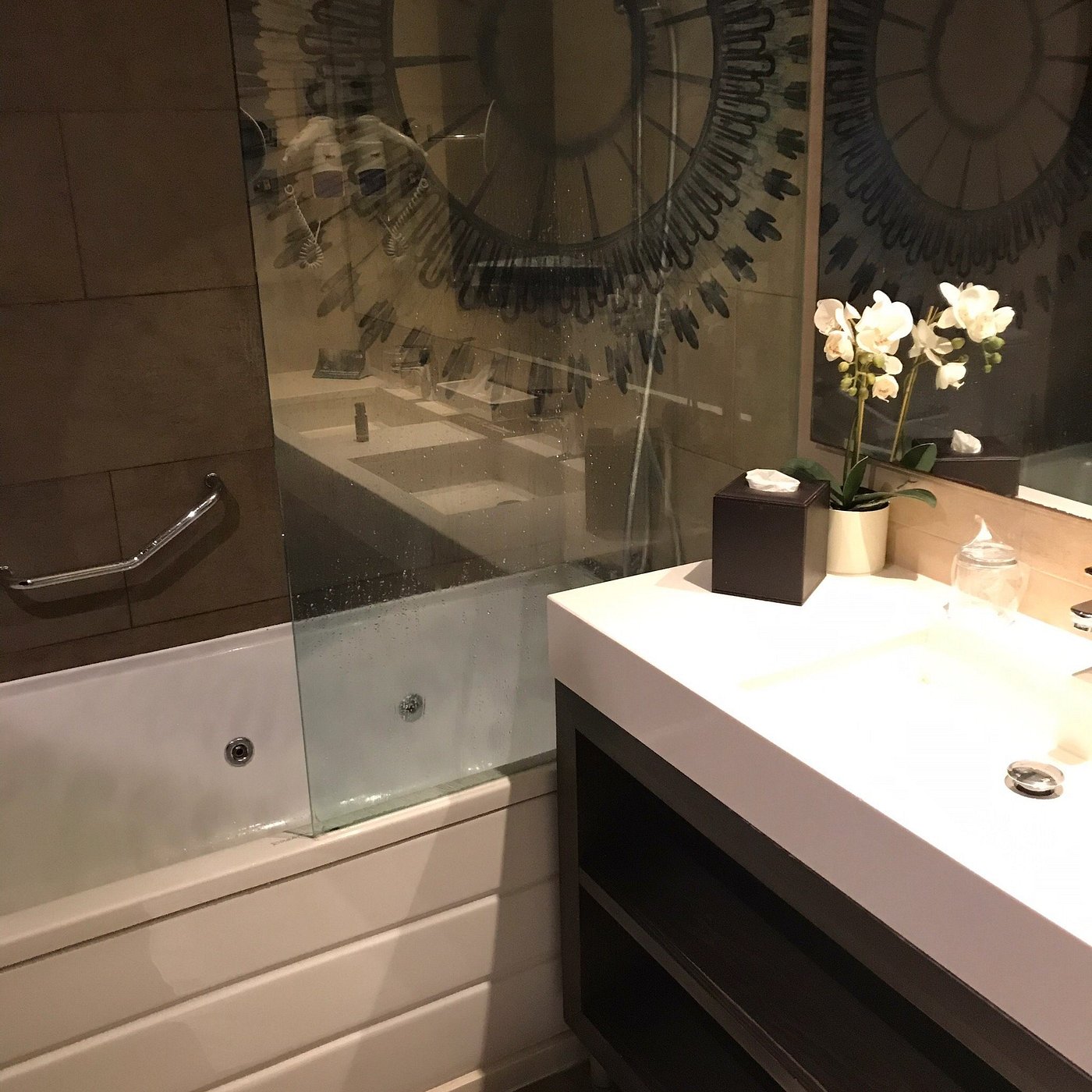 Hotel Indigo Barcelona – Plaza Catalunya By IHG, habitación con jacuzzi privado