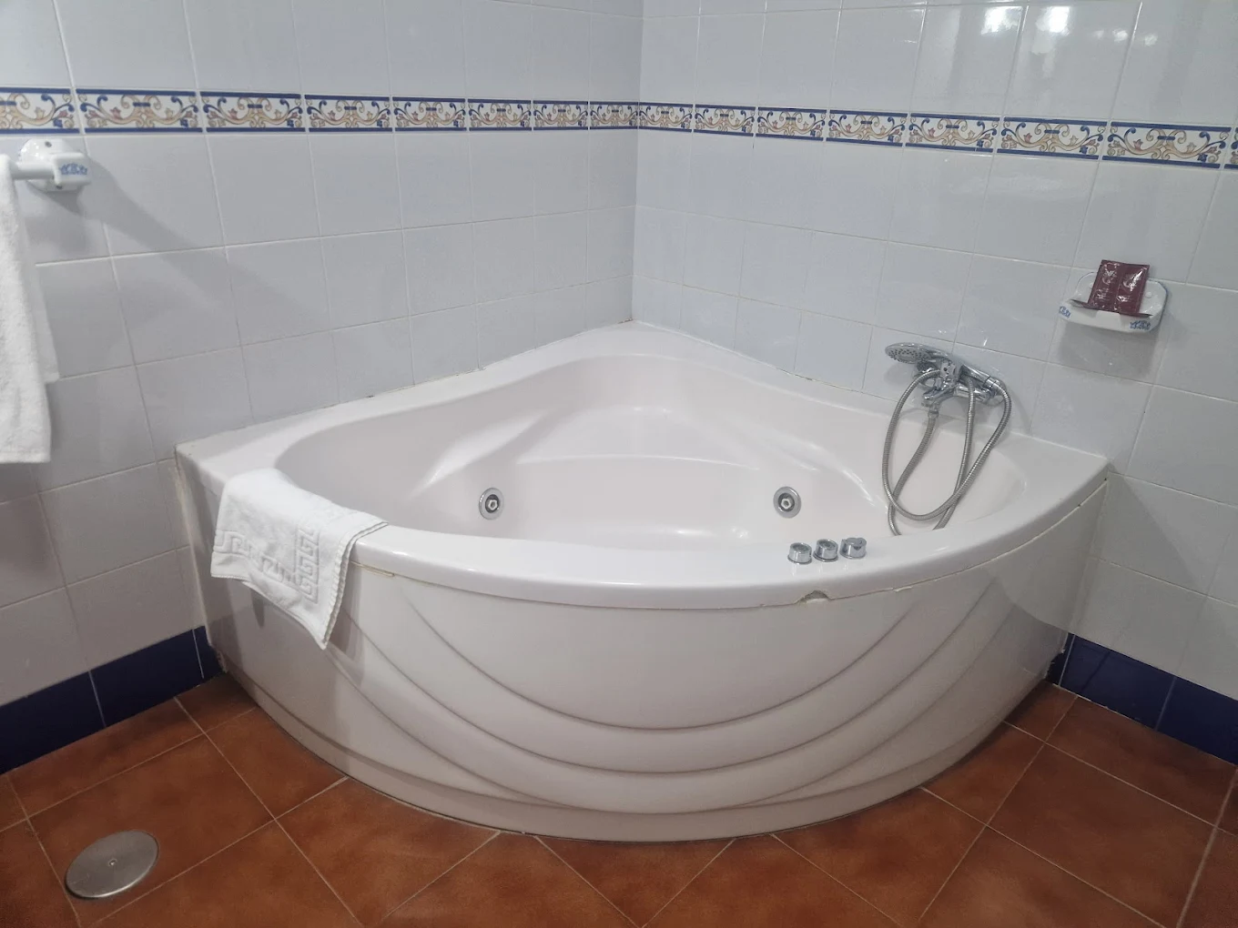 Hotel La Yedra, habitación con jacuzzi privado