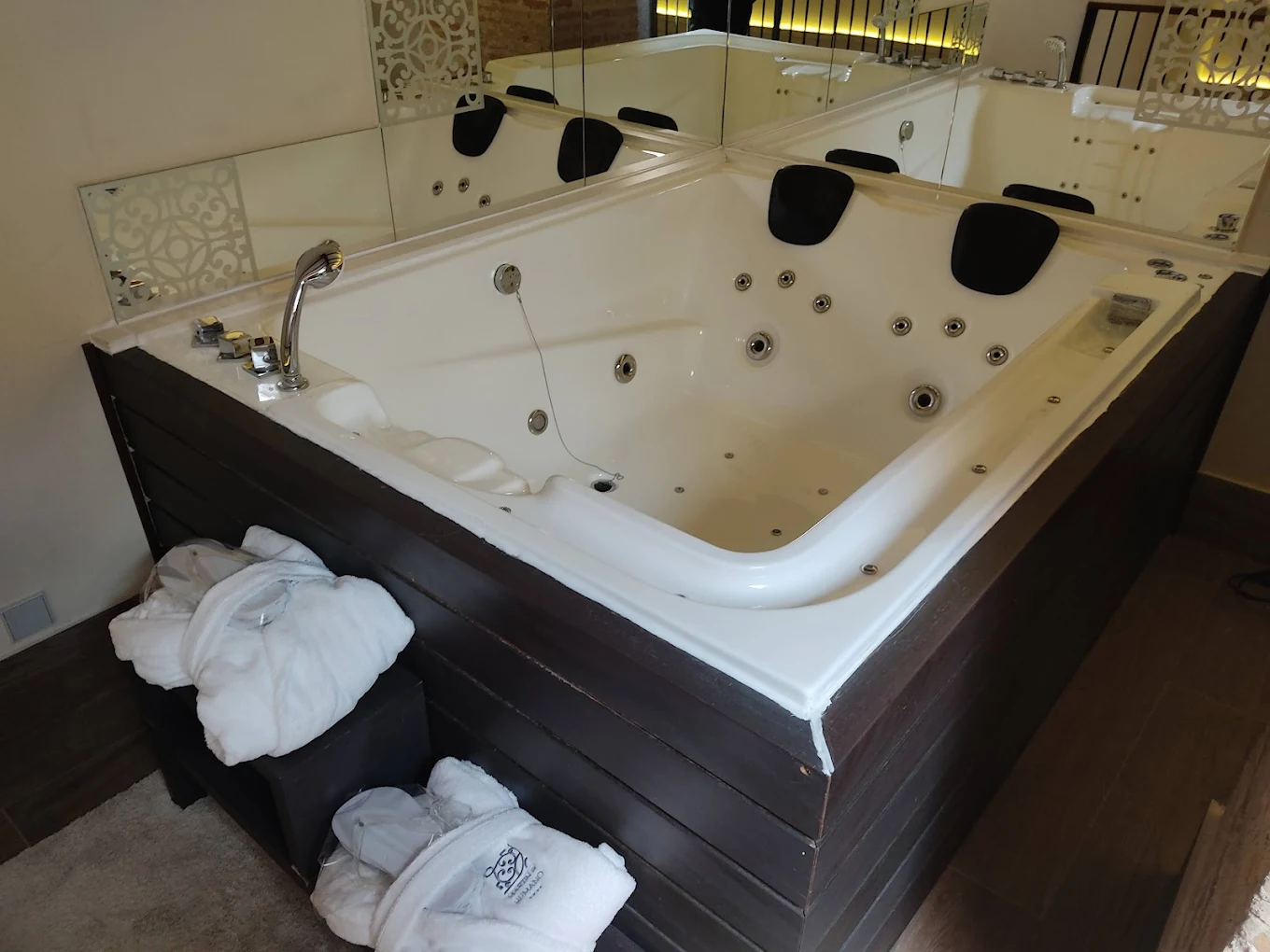 Hotel Martin El Humano, habitación con jacuzzi privado