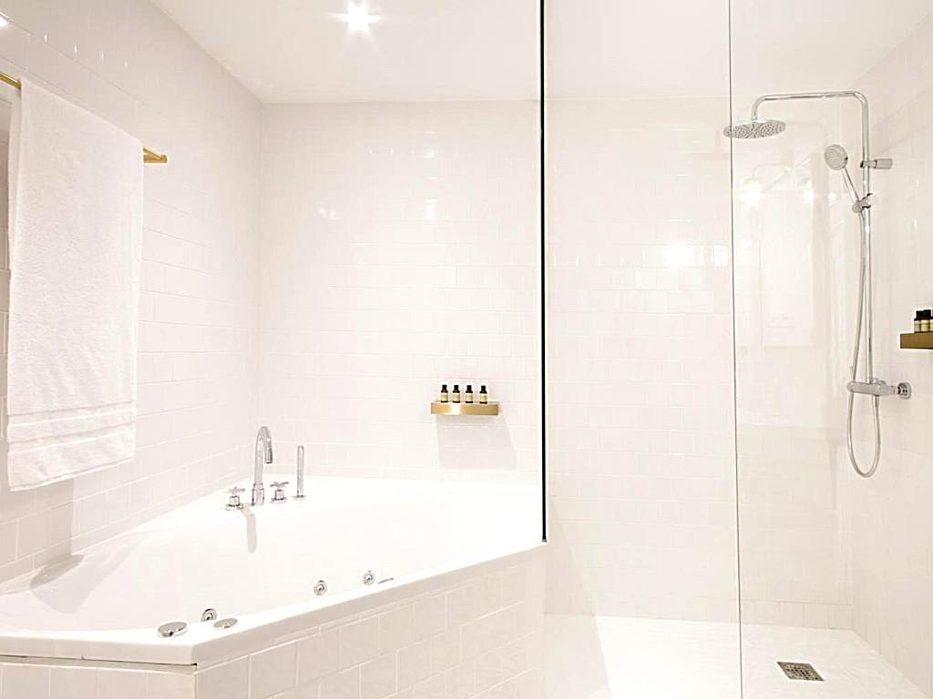 Hotel Midmost, habitación con jacuzzi privado