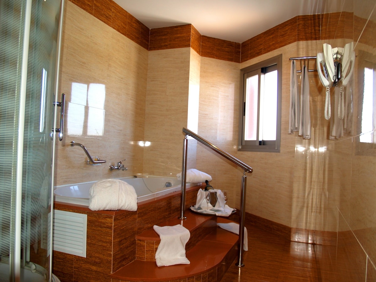 Hotel Montera Plaza, habitación con jacuzzi privado