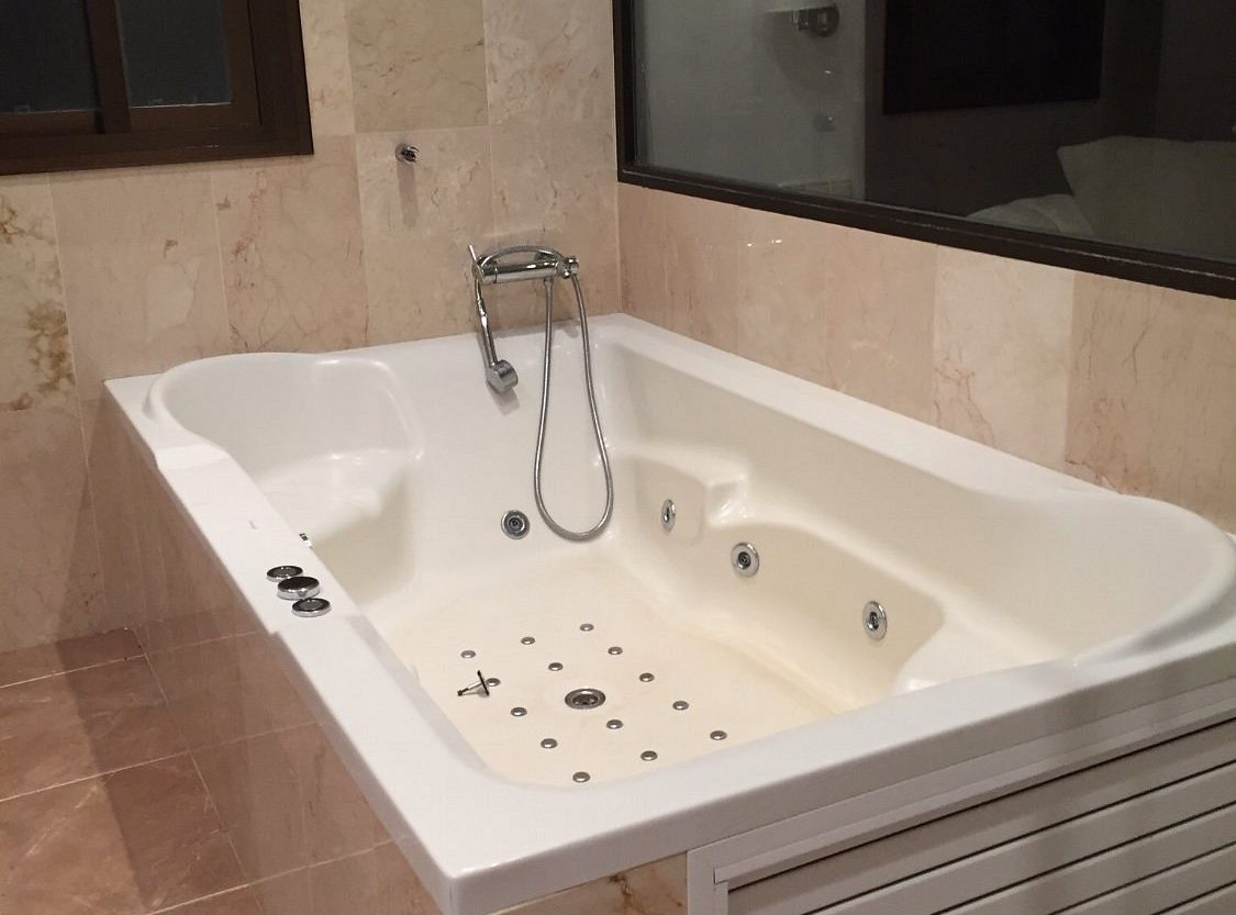 Hotel Mulhacén, habitación con jacuzzi privado