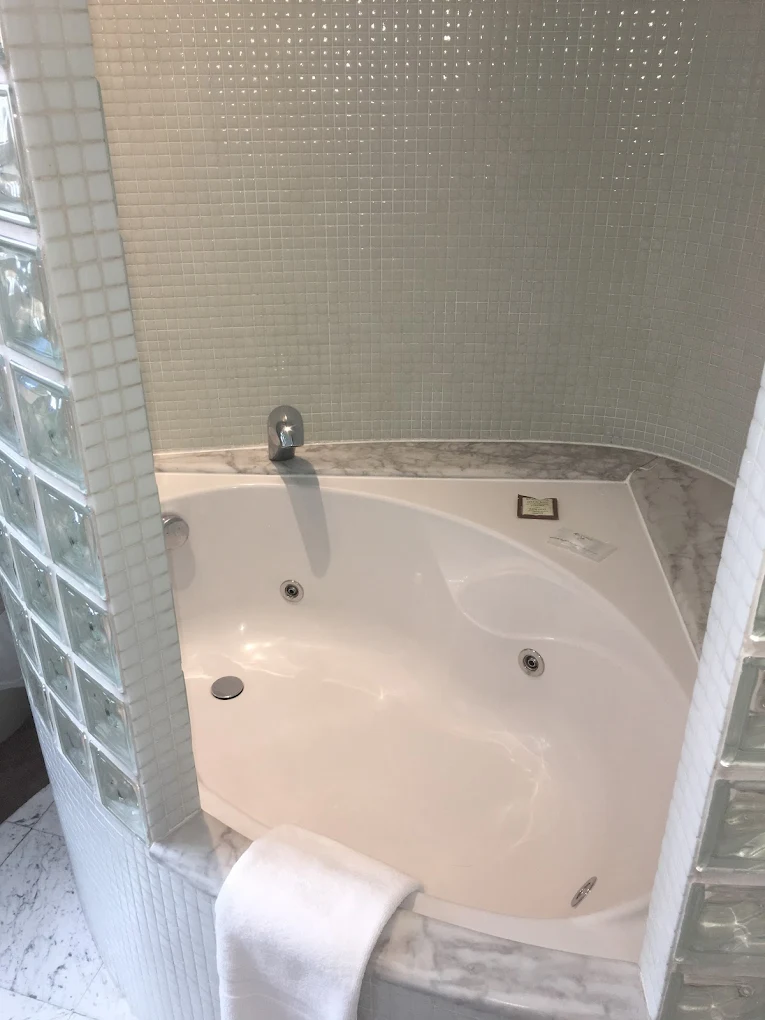 Hotel Nature Oviedo, habitación con jacuzzi privado