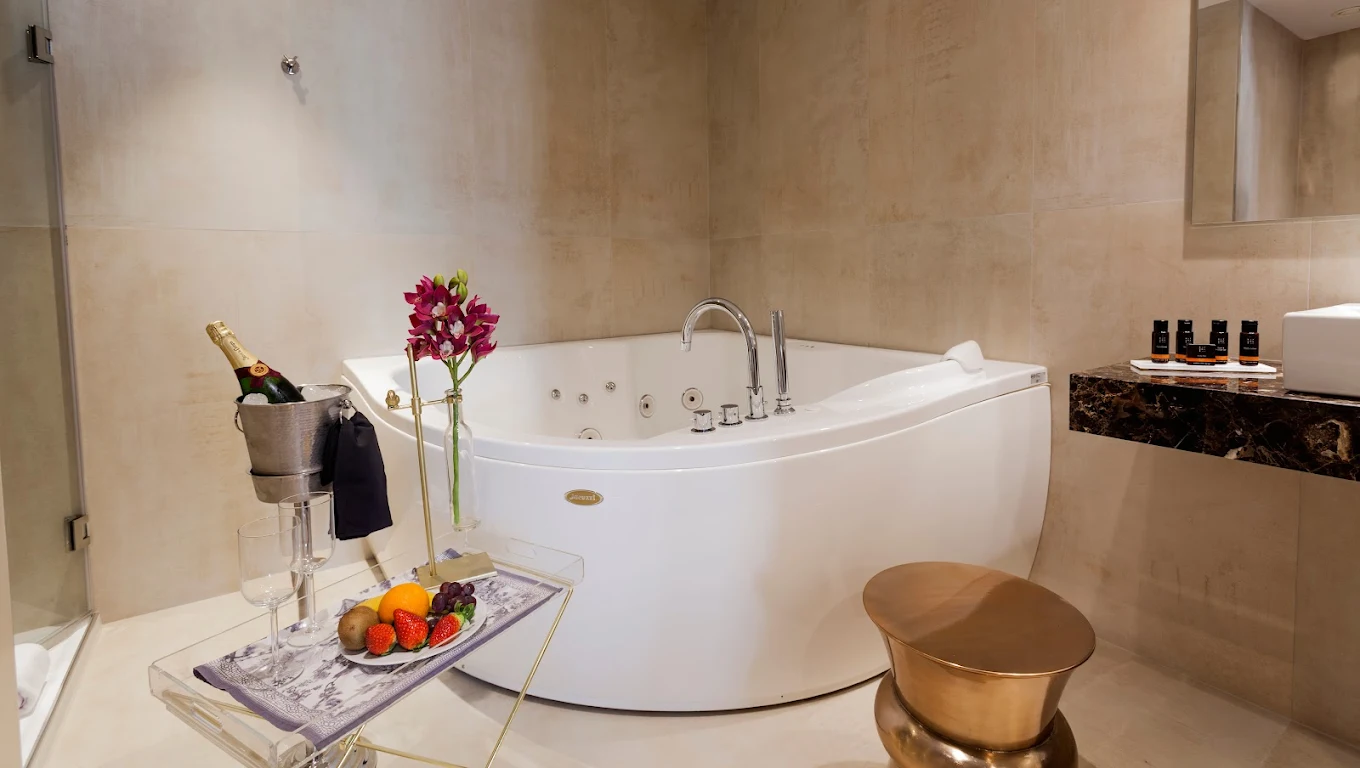 Hotel Palacete De Álamos, habitación con jacuzzi privado