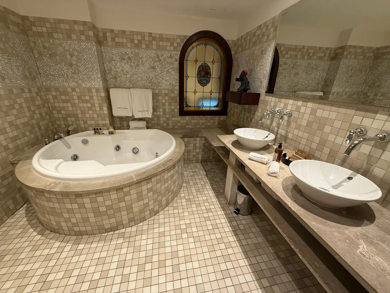 Hotel Palacio Ca Sa Galesa, habitación con jacuzzi privado
