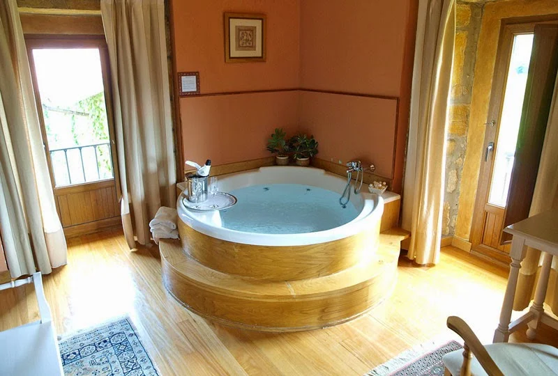 Hotel Palacio García Quijano, habitación con jacuzzi privado