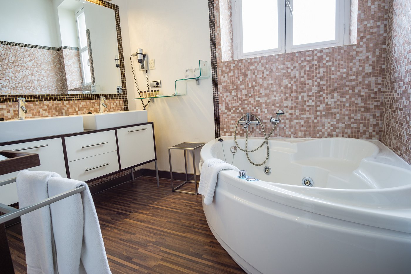 Hotel Palacio Garvey, habitación con jacuzzi privado