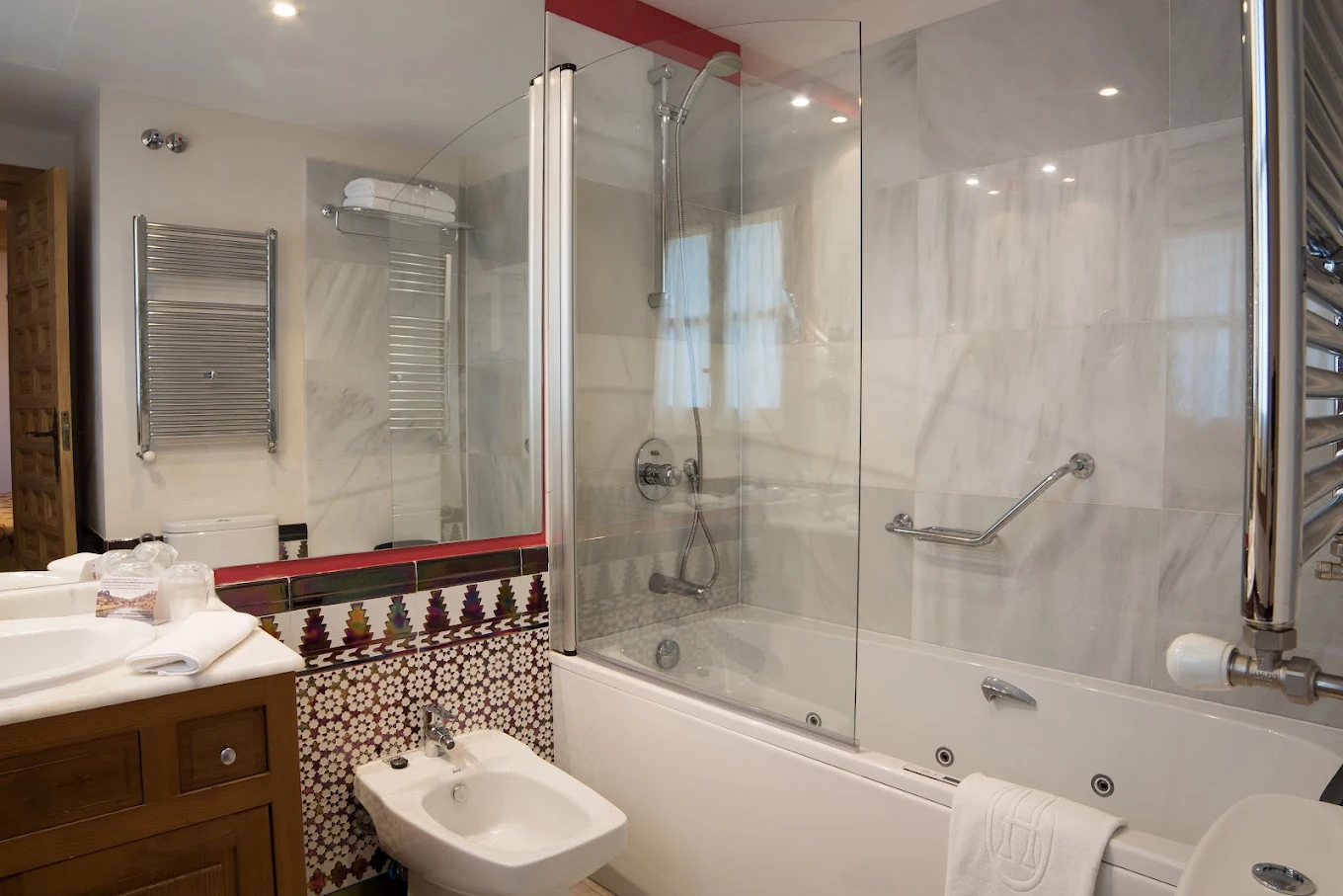 Hotel Pintor El Greco, habitación con jacuzzi privado