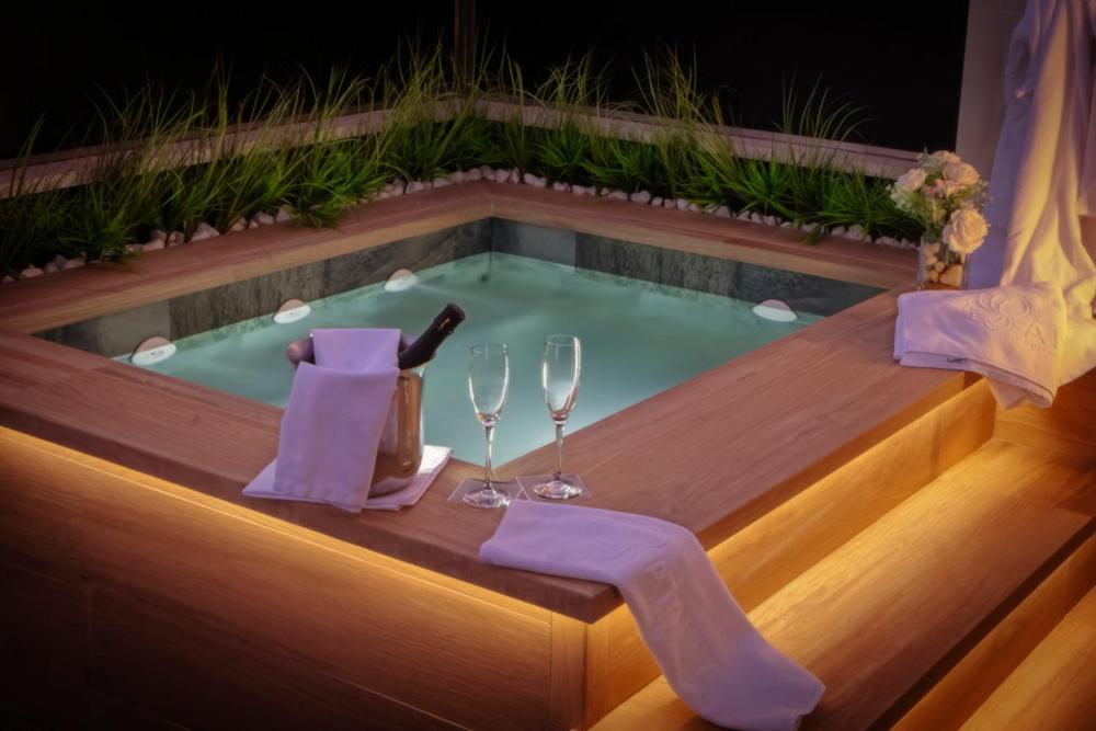 Hotel Playa Ribera, habitación con jacuzzi privado