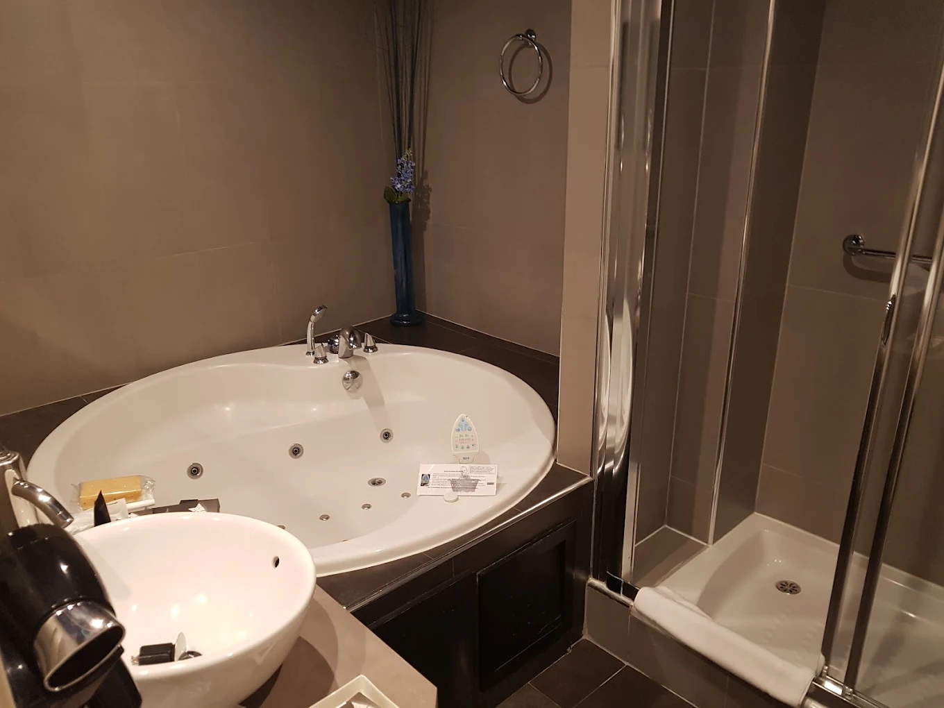 Hotel Playa Ribera, habitación con jacuzzi privado