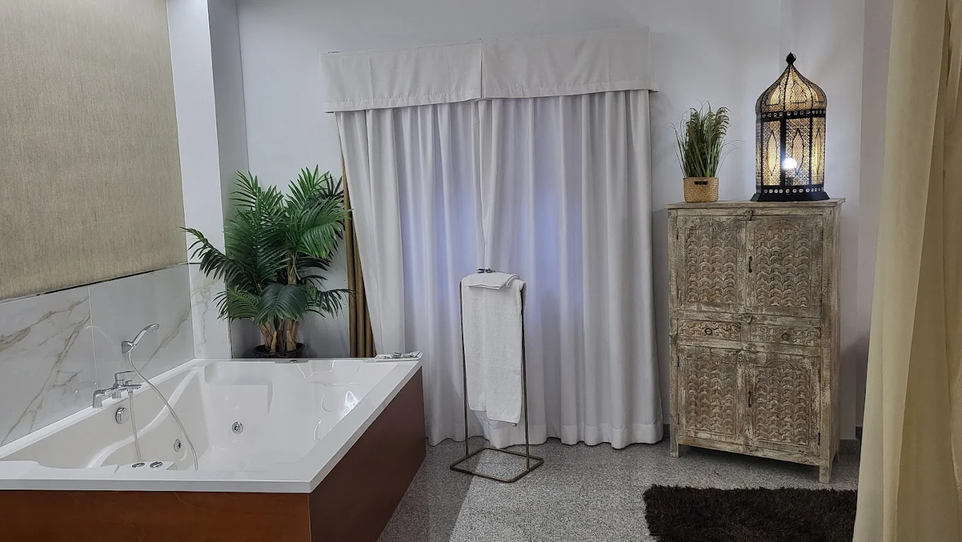 Hotel Plaza del Castillo, habitación con jacuzzi privado