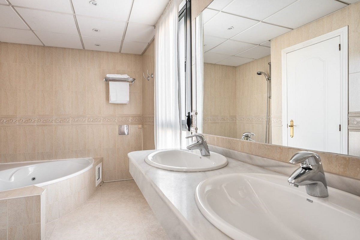 Hotel Rio Badajoz, habitación con jacuzzi privado