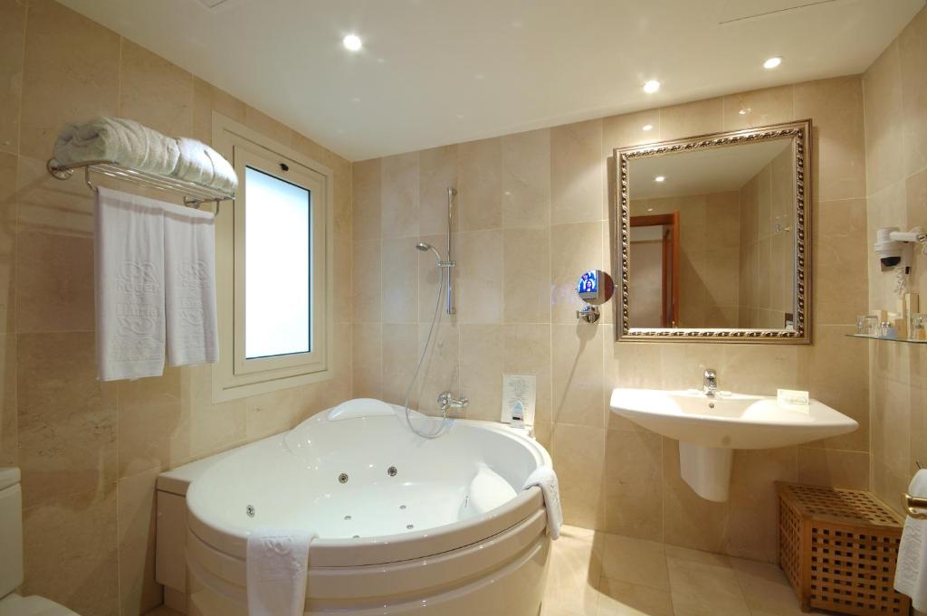 Hotel Roger De Llúria, habitación con jacuzzi privado