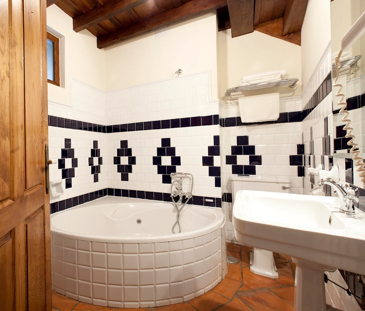 Hotel Rural Arredondo, habitación con jacuzzi privado