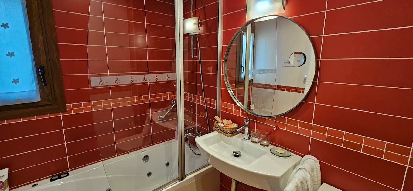Hotel Rural Besaro, habitación con jacuzzi privado