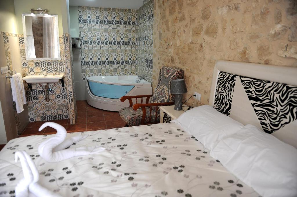 Hotel Rural El Labrador, habitación con jacuzzi privado