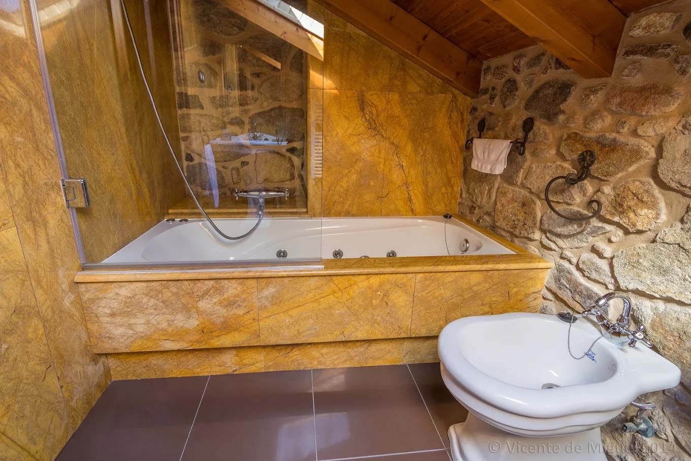 Hotel Rústico Lugar do Cotariño, habitación con jacuzzi privado