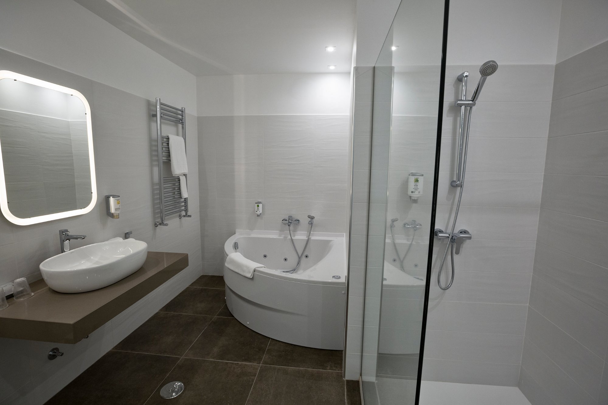 Hotel Santa Cruz, habitación con jacuzzi privado
