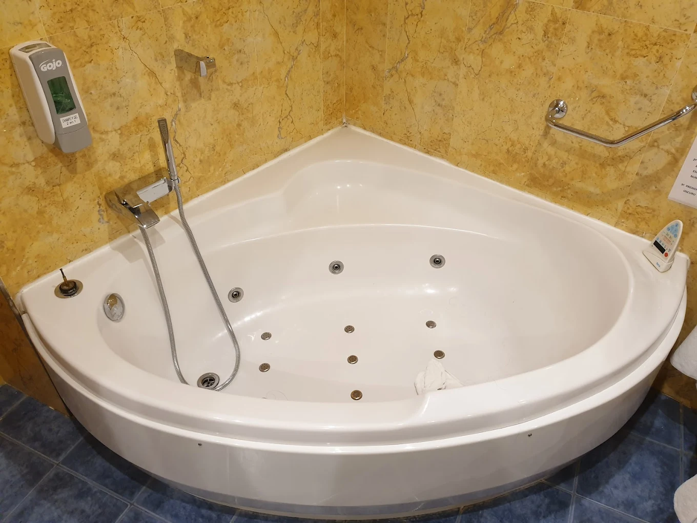 Hotel Santamaría, habitación con jacuzzi privado