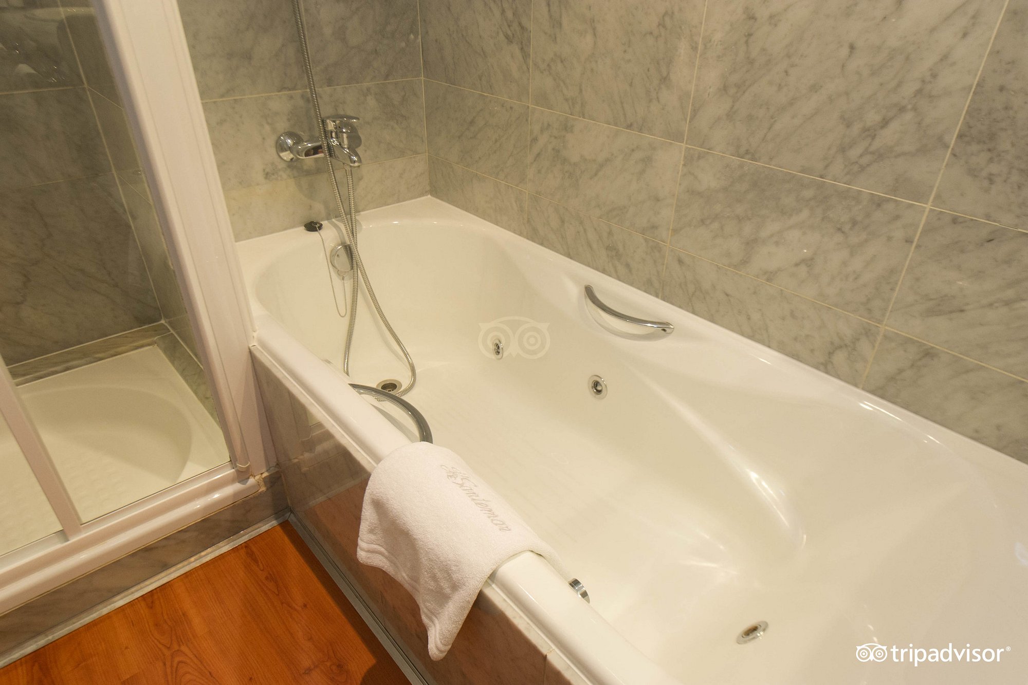 Hotel Santemar, habitación con jacuzzi privado