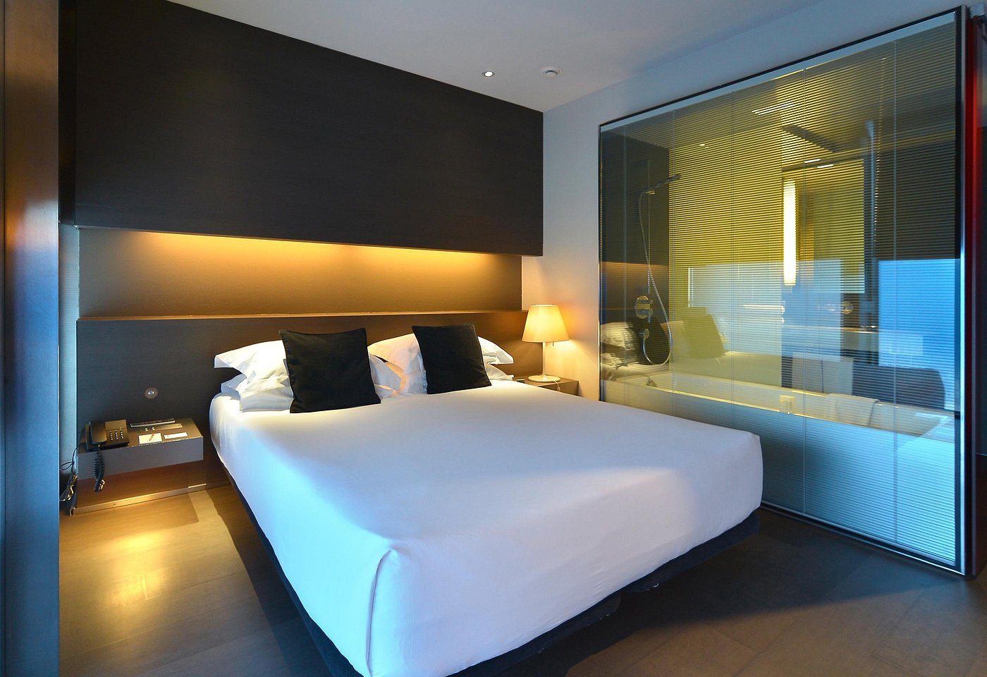 Hotel Soho Barcelona, habitación con jacuzzi privado