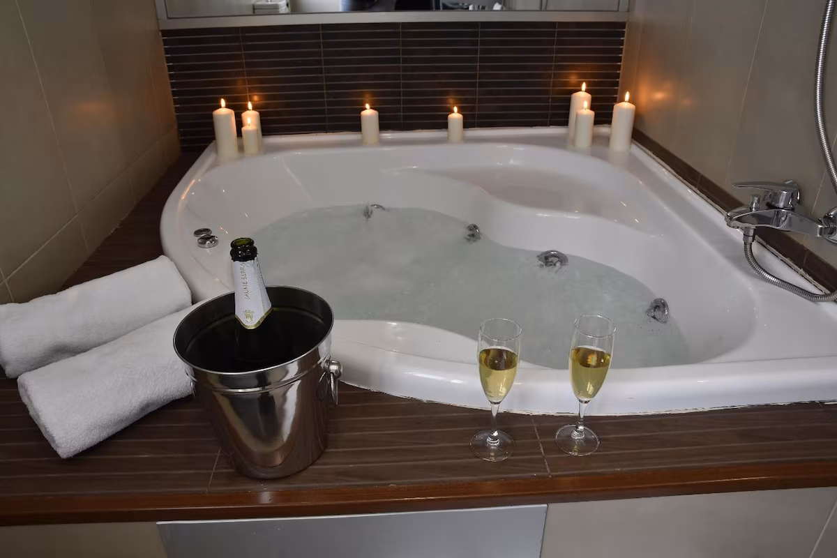 Hotel Sol Almeria, habitación con jacuzzi privado