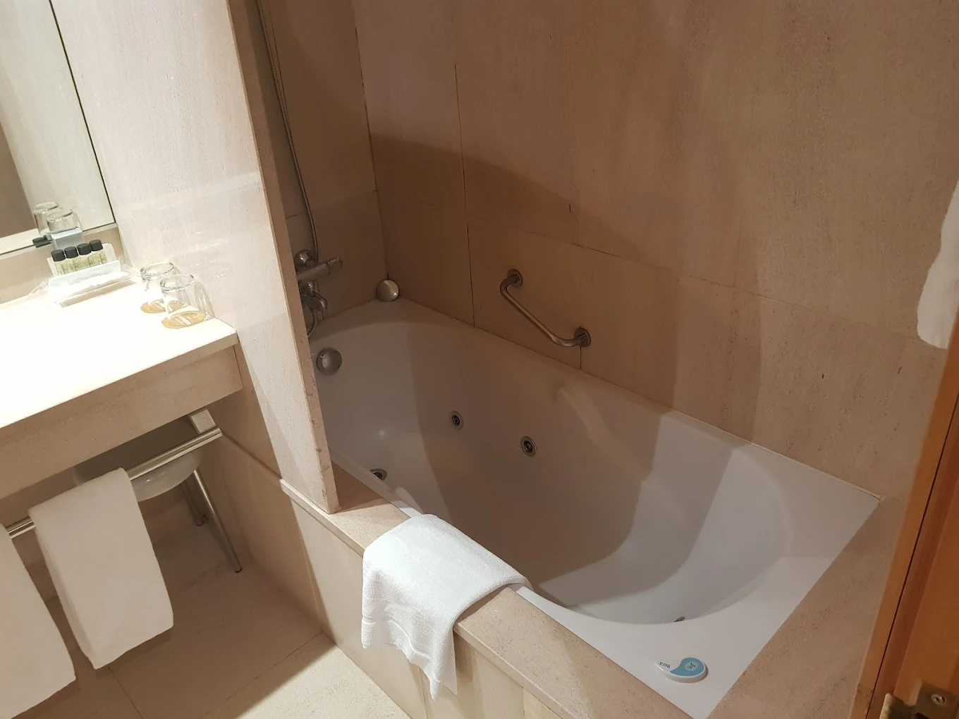 Hotel Spa Congreso, habitación con jacuzzi privado