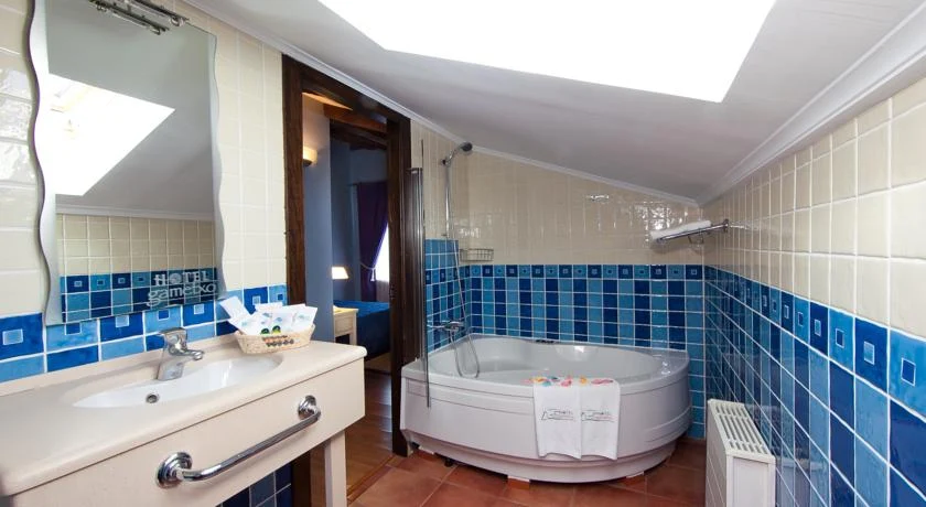 Hotel Spa Gametxo, habitación con jacuzzi privado