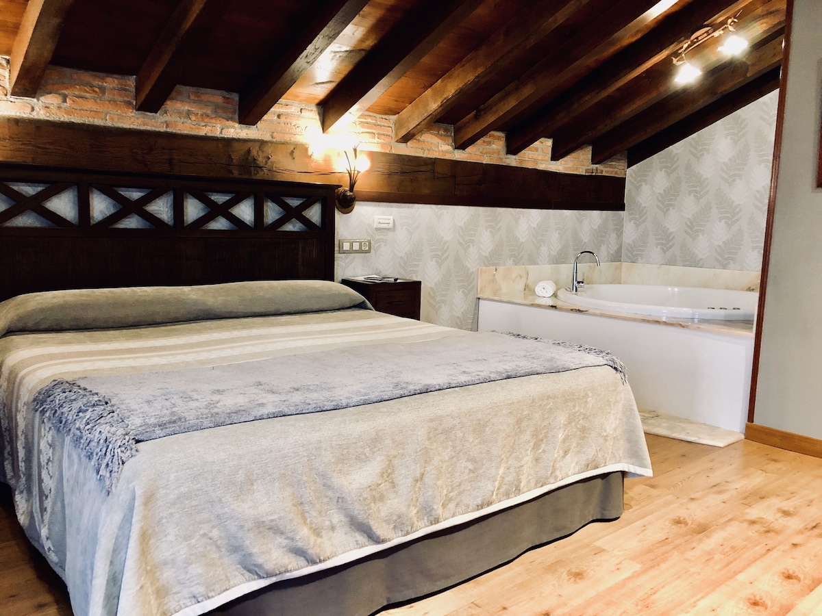 Hotel Spa San Marcos, habitación con jacuzzi privado