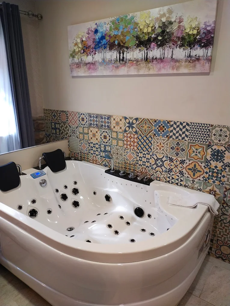 Hotel Suites Valles Pasiegos, habitación con jacuzzi privado