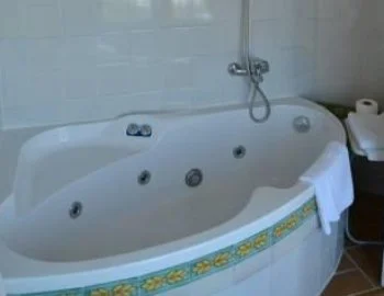 Hotel Toruño del Rocío, habitación con jacuzzi privado
