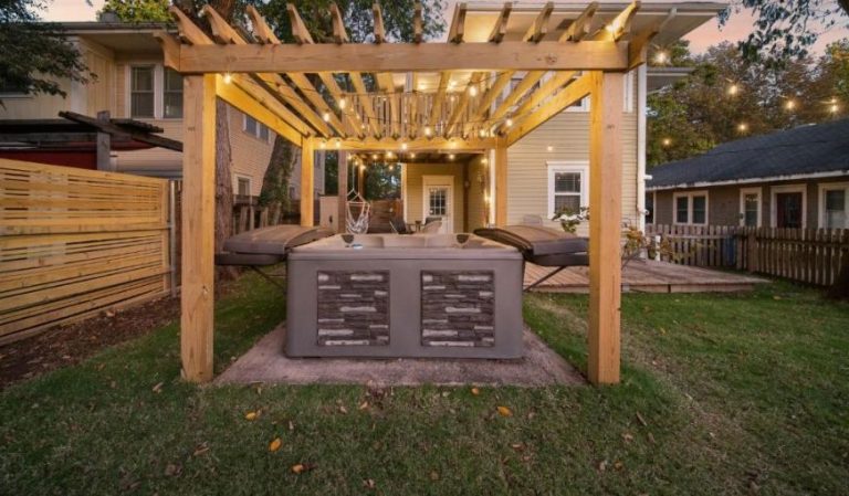 Hottub, Pool Table, Basketball, Firepit, Sleeps 8