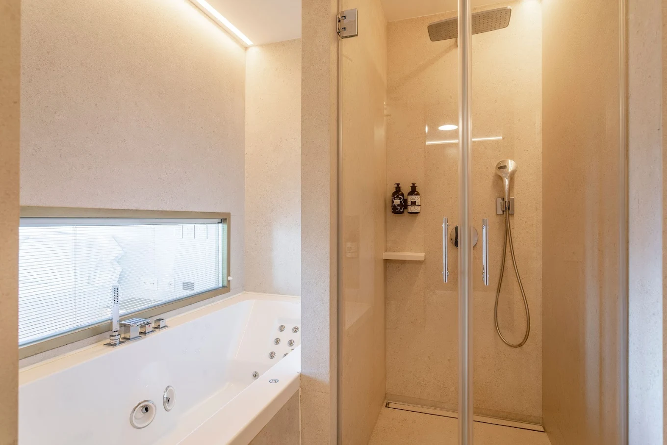Innside By Meliá Alicante Porta Maris, habitación con jacuzzi privado
