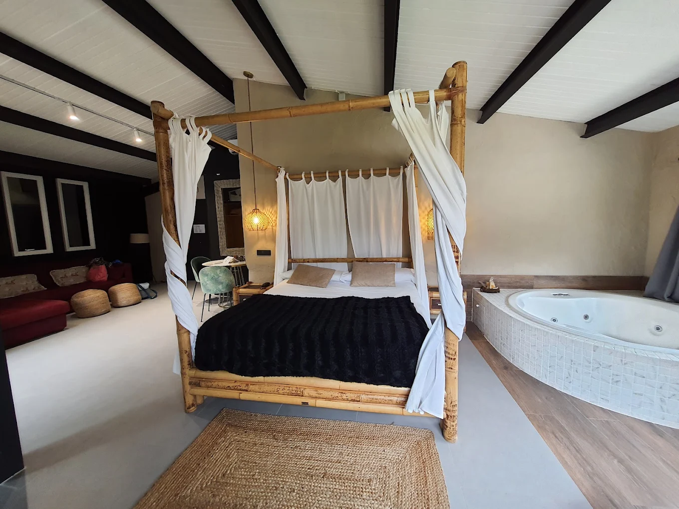 La Aldea Soñada, habitación con jacuzzi privado