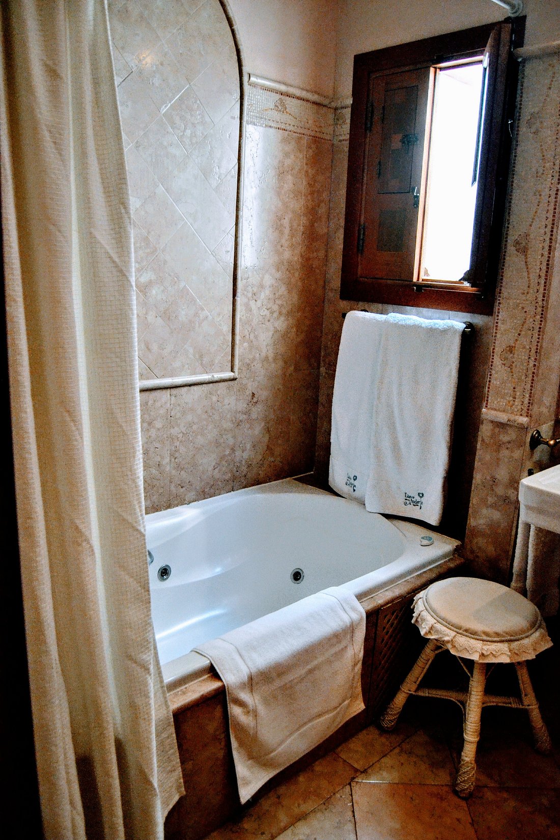 La Llave de la Judería Hotel Boutique, habitación con jacuzzi privado