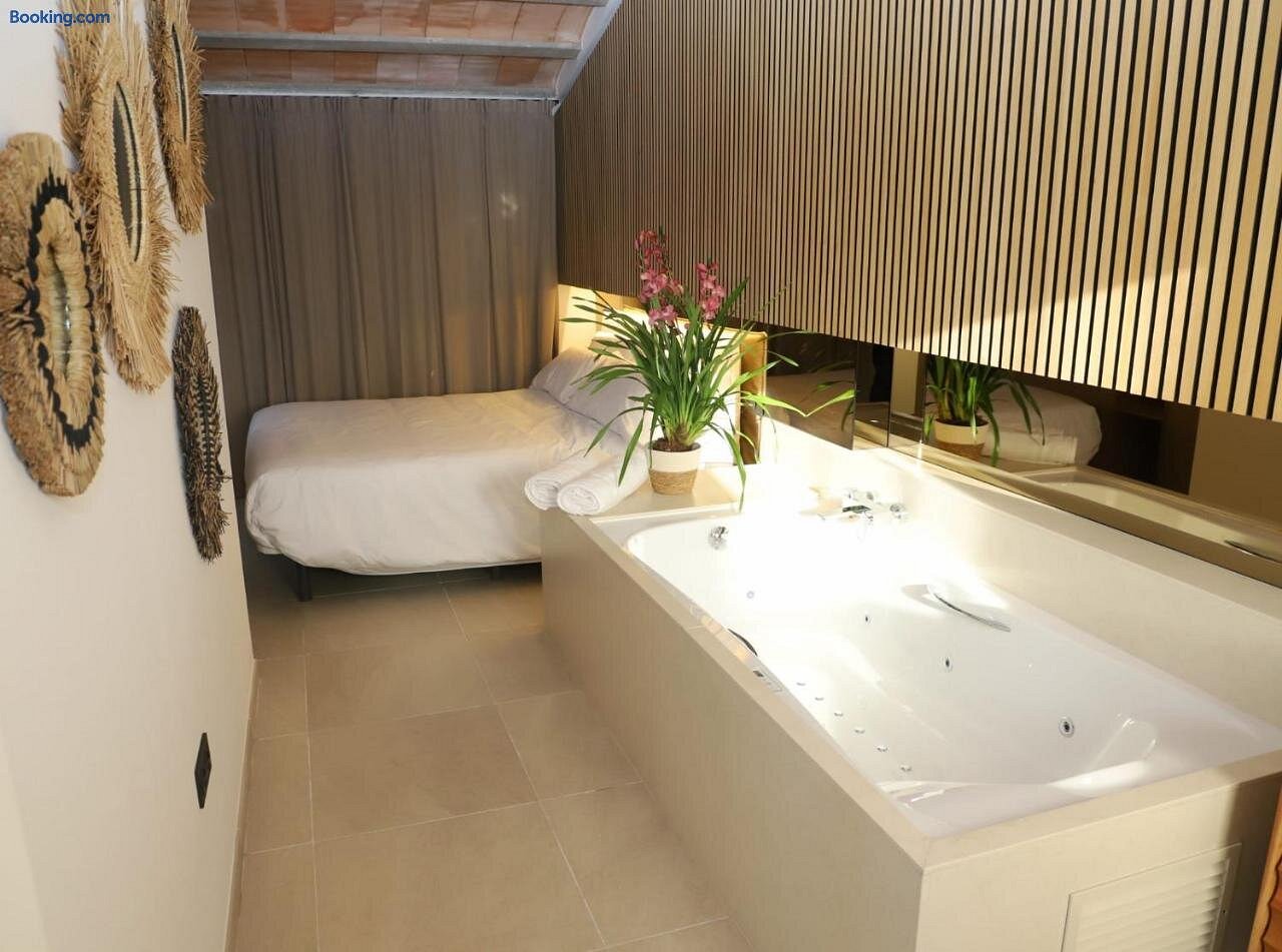 Les Cases del Mar, habitación con jacuzzi privado