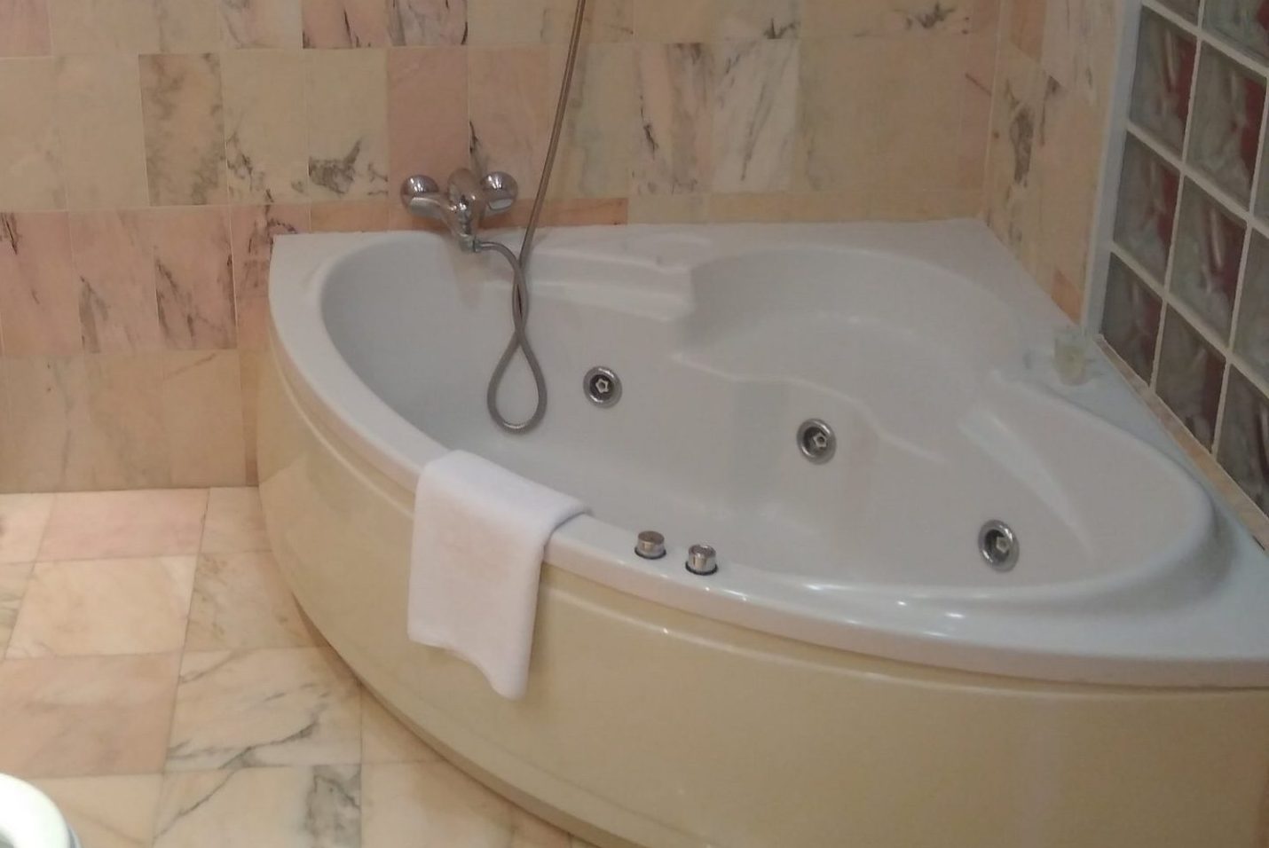 Los Ángeles Hotel & Spa, habitación con jacuzzi privado