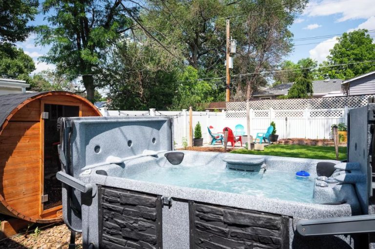 Luxury 3b/3b- Hot tub, Sauna, Personal Gym