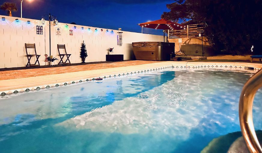 Luxury Las Vegas Rental with Pool, Jacuzzi & Outdoor Dining, room with private jacuzzi, photo 7