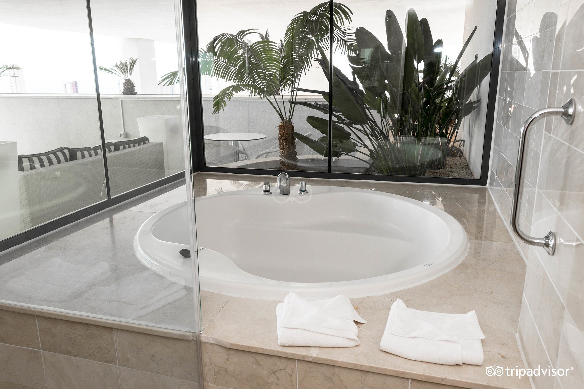 Meliá Benidorm, habitación con jacuzzi privado