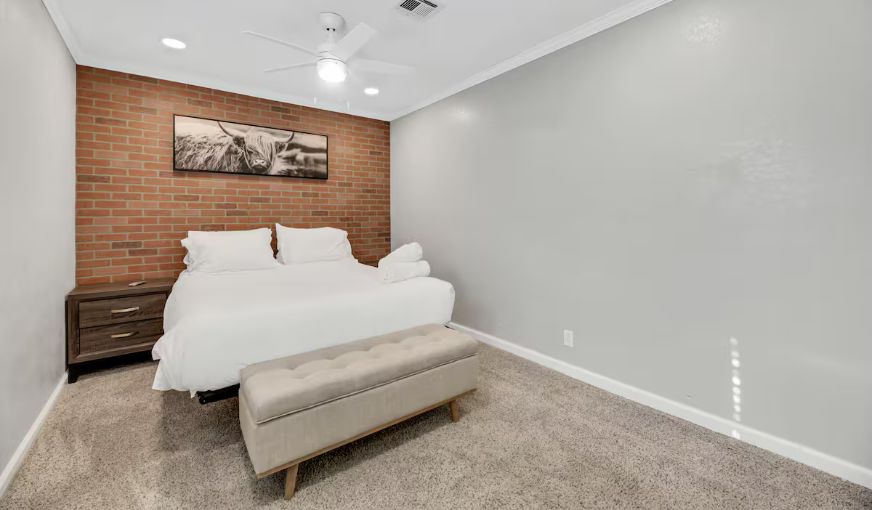 Modern Farmhouse Villa with Theater Room and Hot Tub, room with private jacuzzi, photo 8