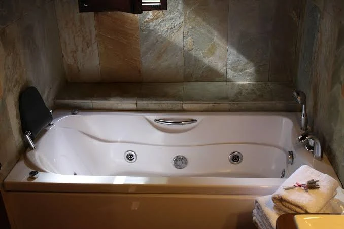 Molinos de Fuenteheridos, habitación con jacuzzi privado