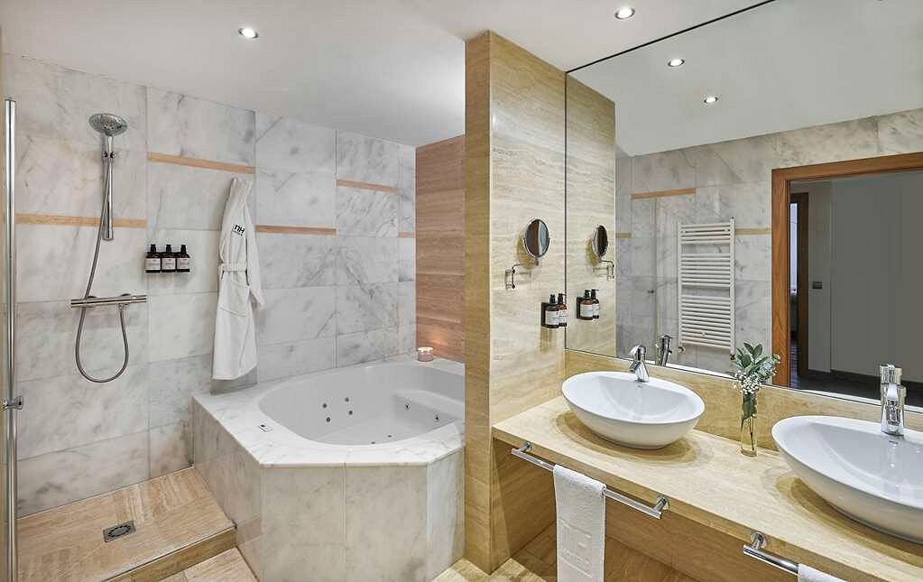 NH Gran Hotel Casino Extremadura, habitación con jacuzzi privado