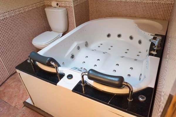 Nueva de Llanes, habitación con jacuzzi privado