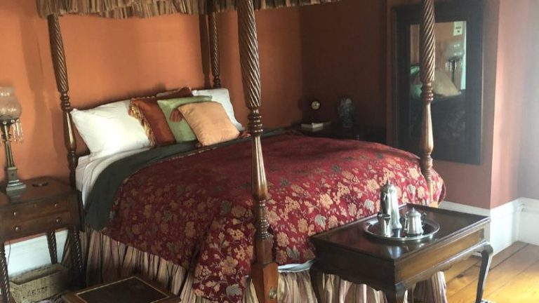 Oakcliff Bed and Breakfast