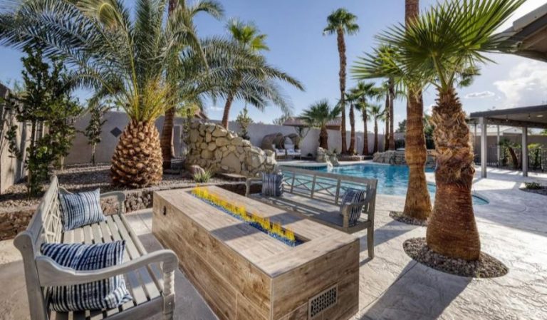 Oasis in the Desert w/ Heated Pool Fully Renovated