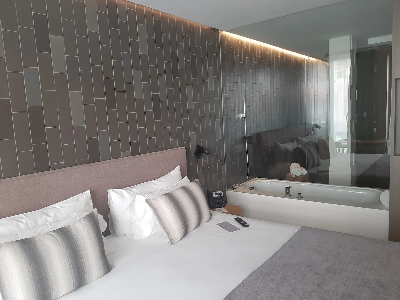 Ohla Eixample, habitación con jacuzzi privado