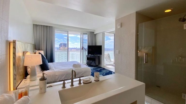 One Lux Stay at W Hotel