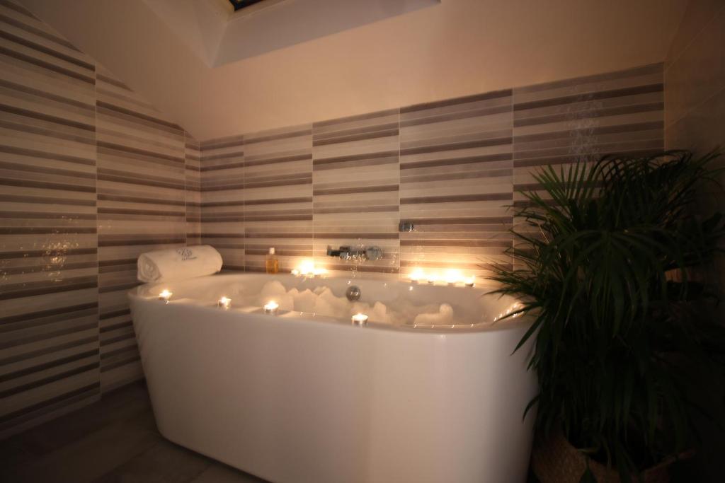 Palacio La Floresta, habitación con jacuzzi privado