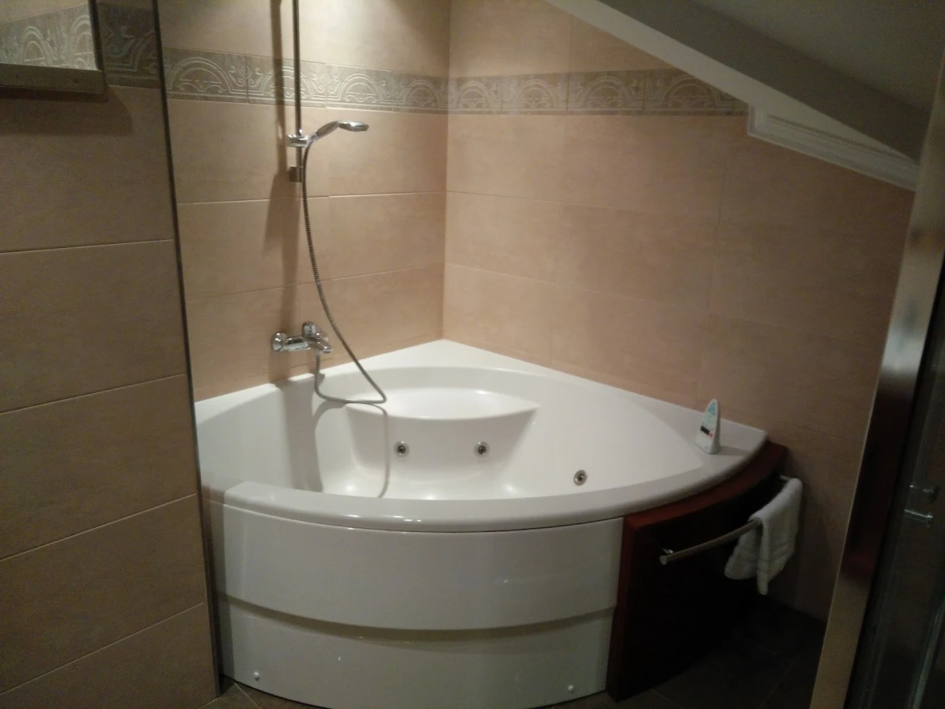 Palacio de La Magdalena Hotel, habitación con jacuzzi privado